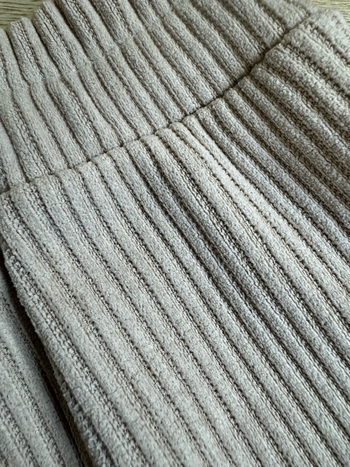 Isa ecru